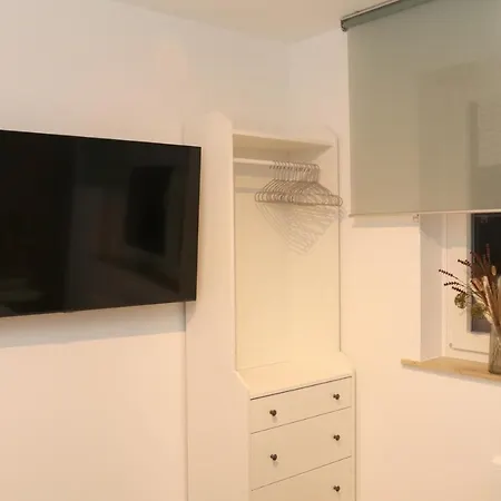 Апартаменти Seeblick25 - - Balkony - Wifi - Great View - New & Modern *