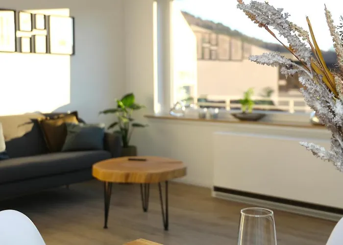 Apartment Seeblick25 - - Balkony - Wifi - Great View - New & Modern *